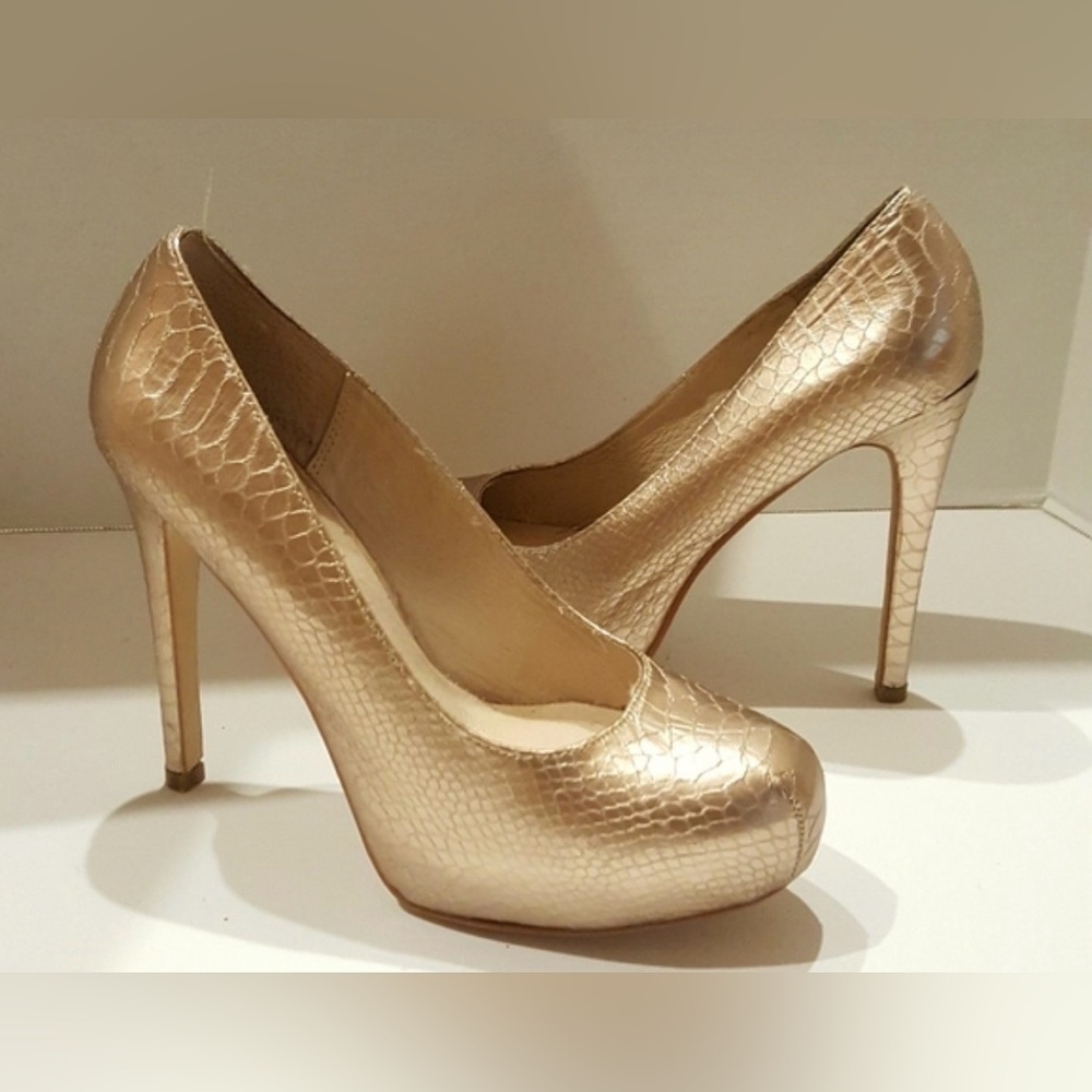 Chinese Laundry Gold Pumps w/ Platform- Size 7M Pre-owned
